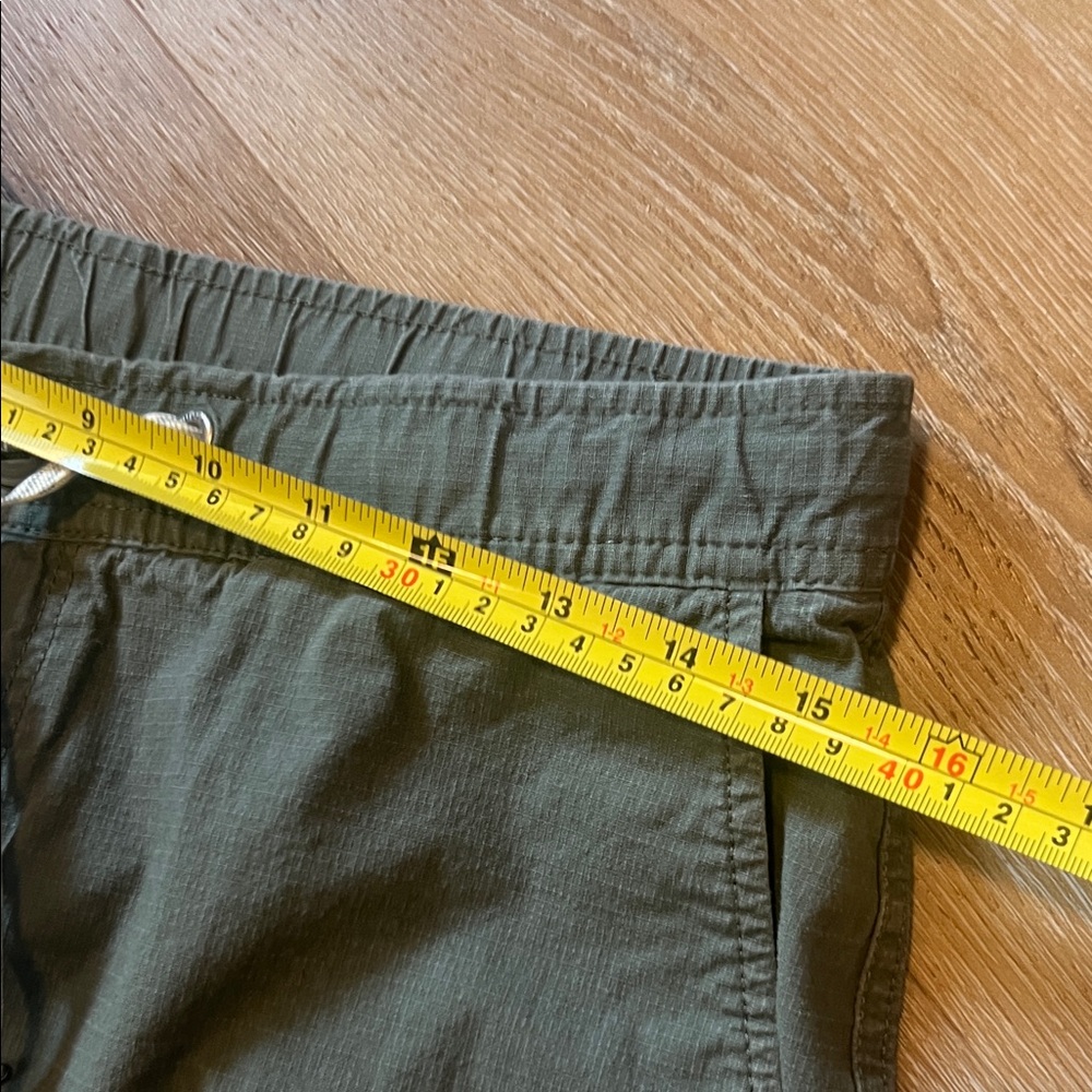 Women’s Vuori Ripstop Olive Green Casual Pants Size Medium - Picture 5 of 10